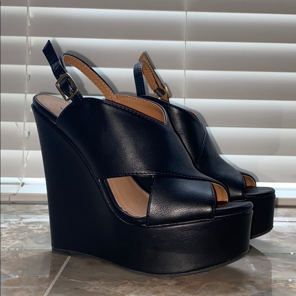 Black platform sandals